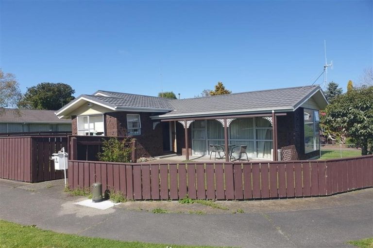 Photo of property in 10 Katene Street, West End, Palmerston North, 4412