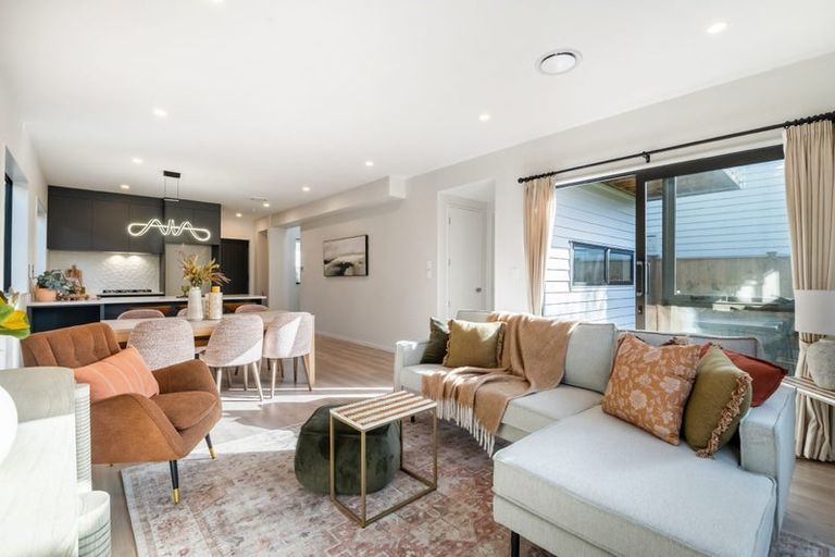 Photo of property in 21e Montgomery Avenue, Belmont, Auckland, 0622