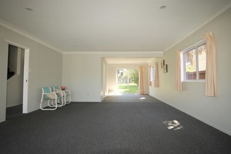 Photo of property in 127 Clovelly Road, Bucklands Beach, Auckland, 2012