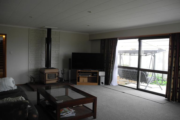Photo of property in 12 Timaru Road, Waimate, 7924