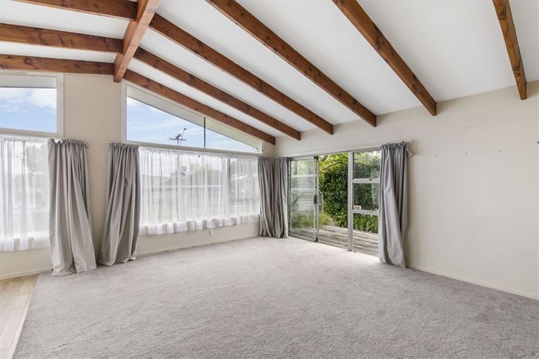 Photo of property in 53 Sunnynook Road, Forrest Hill, Auckland, 0620