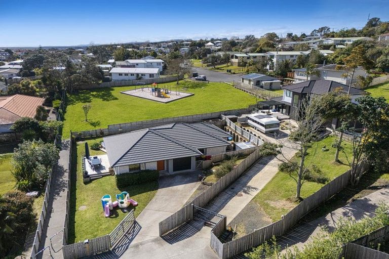 Photo of property in 9 St Julia Court, Helensville, 0800