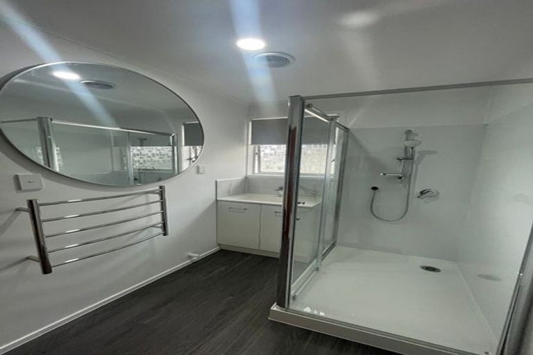 Photo of property in 34 Casuarina Road, Half Moon Bay, Auckland, 2012