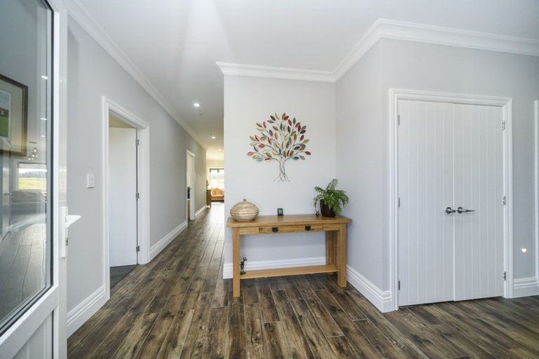 Photo of property in 52 Highland View Drive, Tokomaru, Palmerston North, 4474