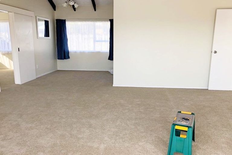 Photo of property in 28 Cranberry Place, Bucklands Beach, Auckland, 2012