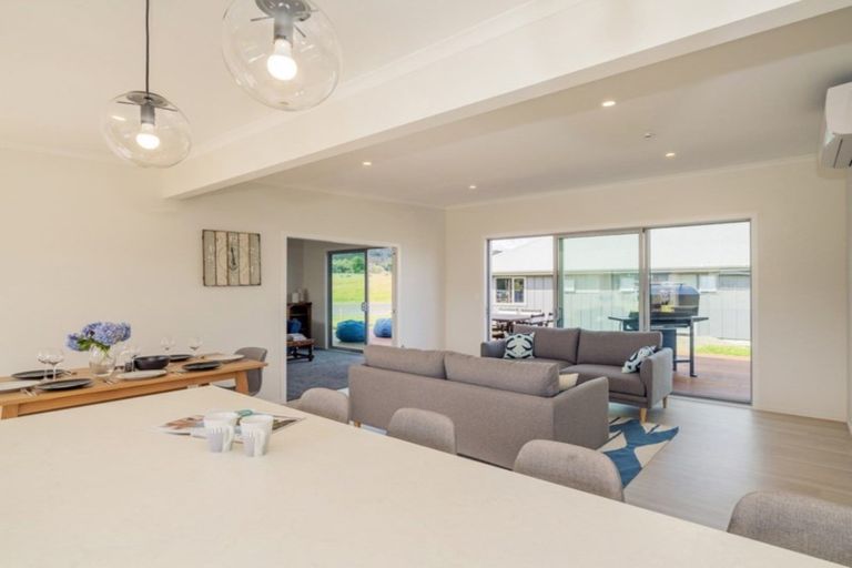 Photo of property in 28 Navigation Drive, Cooks Beach, Whitianga, 3591
