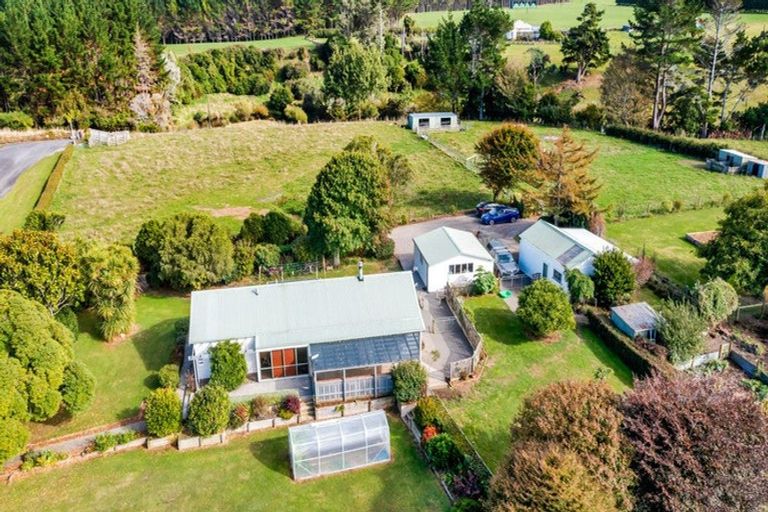 Photo of property in 116 Clifford Road, Eltham, 4322