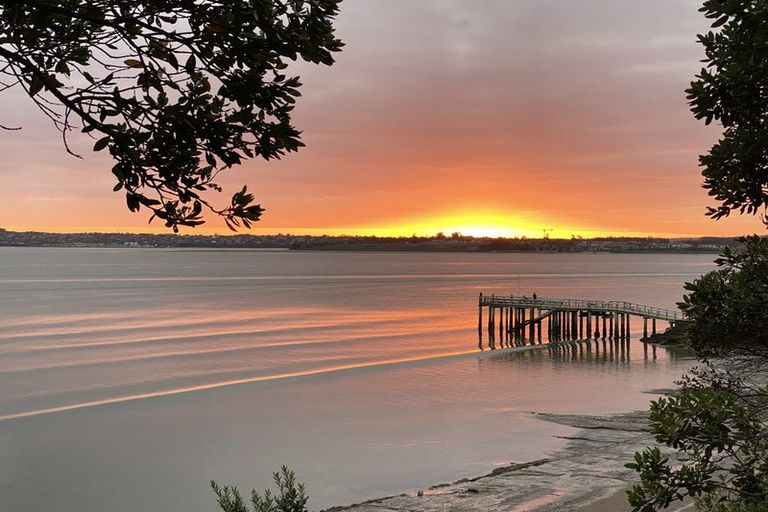 Photo of property in 17 Valhalla Drive, Beach Haven, Auckland, 0626