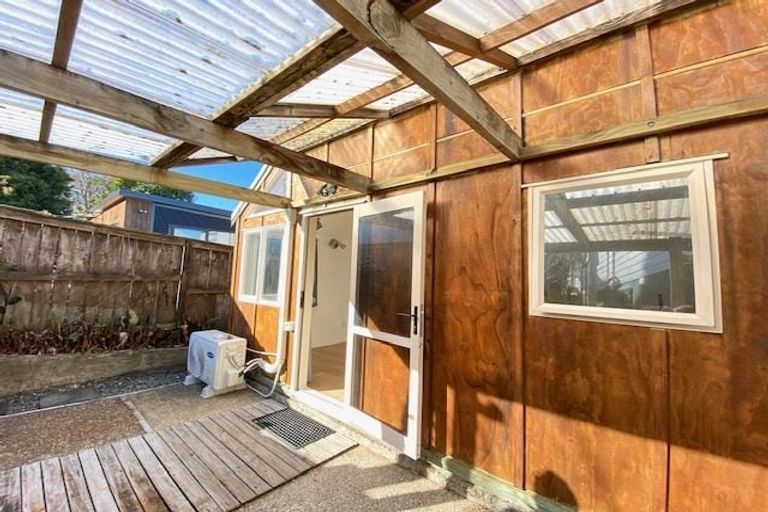 Photo of property in 2 Marendellas Drive, Bucklands Beach, Auckland, 2014