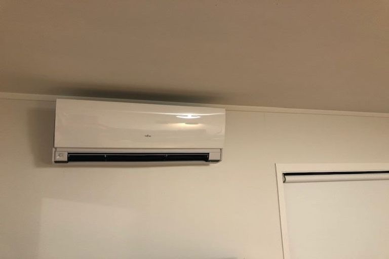 Photo of property in 71 Vandeleur Avenue, Birkdale, Auckland, 0626