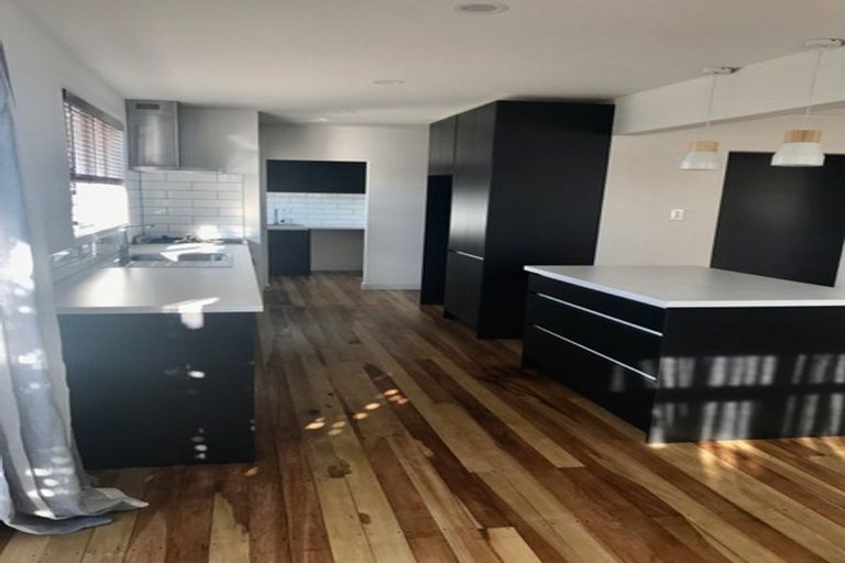 Photo of property in 5 Fitzroy Road, Fitzroy, New Plymouth, 4312