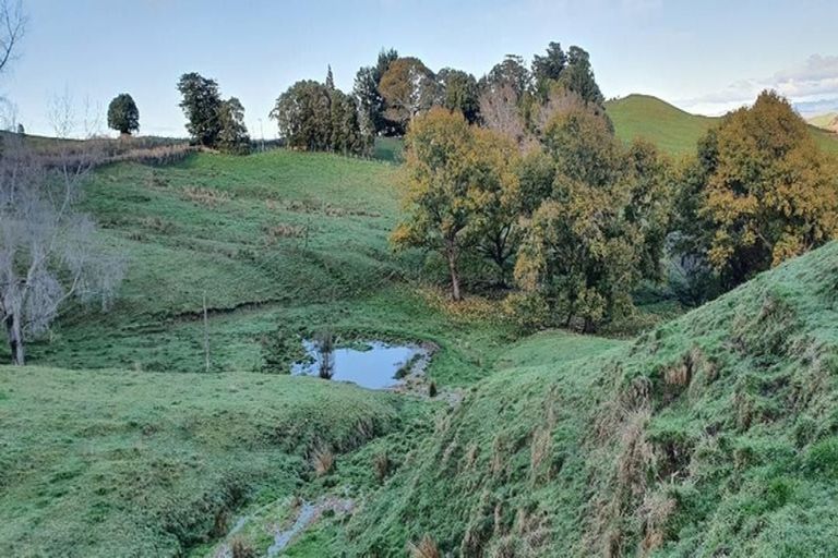 Photo of property in 1875 Kanakanaia Road, Whatatutu, Te Karaka, 4091