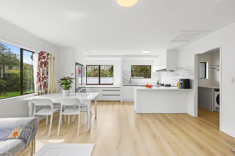 Photo of property in 2/10 Ennis Avenue, Pakuranga Heights, Auckland, 2010