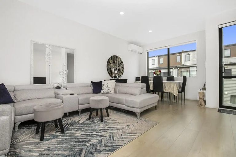 Photo of property in 7 Bloom Crescent, Sunnyvale, Auckland, 0612