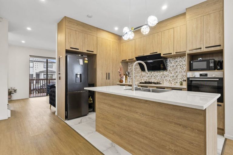 Photo of property in 25 Woven Place, Karaka, Papakura, 2113