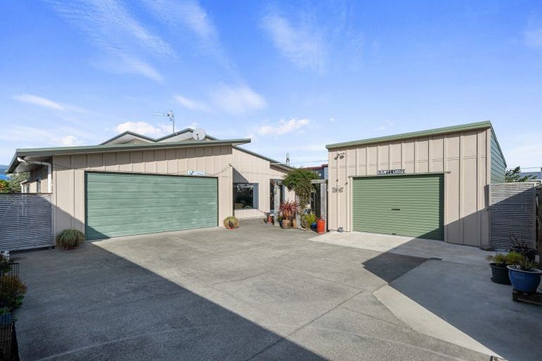 Photo of property in 8a Queenwood Road, Levin, 5510