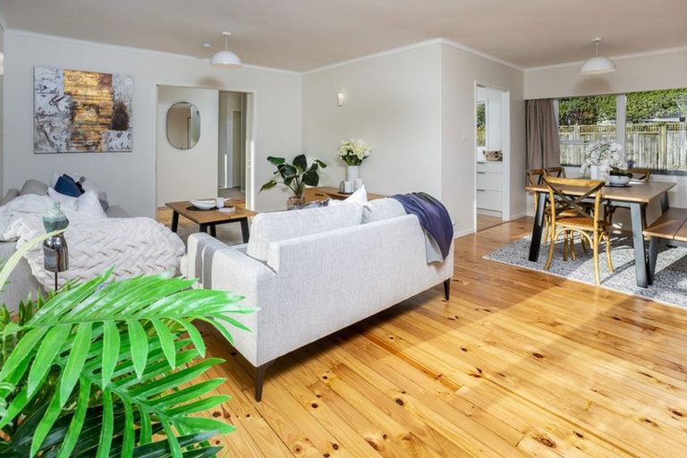 Photo of property in 1/8 Kaipatiki Road, Glenfield, Auckland, 0629