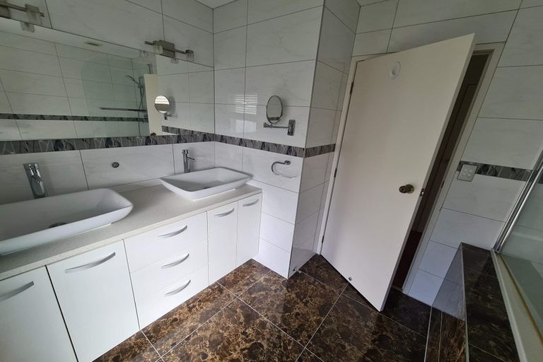 Photo of property in 29 Petrel Place, Massey, Auckland, 0614