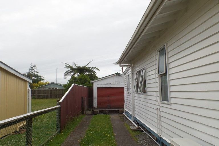 Photo of property in 11 Gladstone Street, Westport, 7825