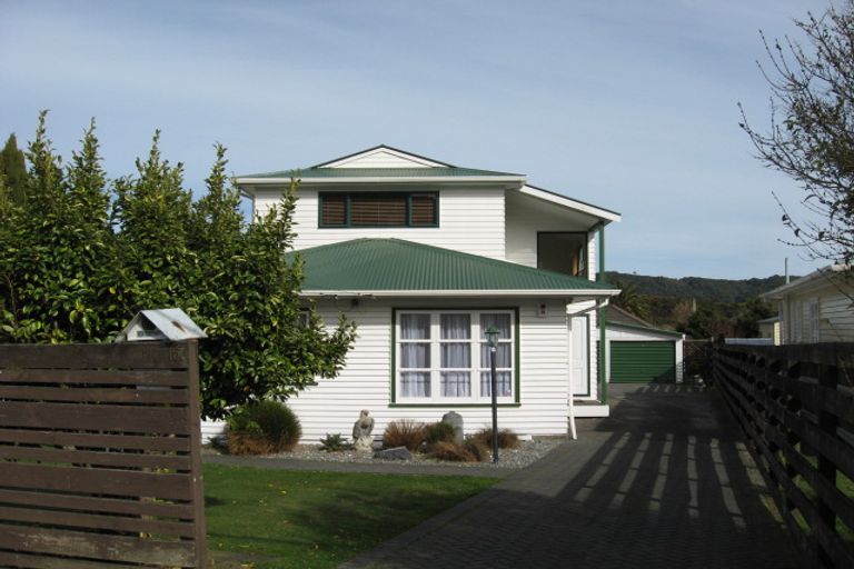 Photo of property in 15 Wise Street, Wainuiomata, Lower Hutt, 5014