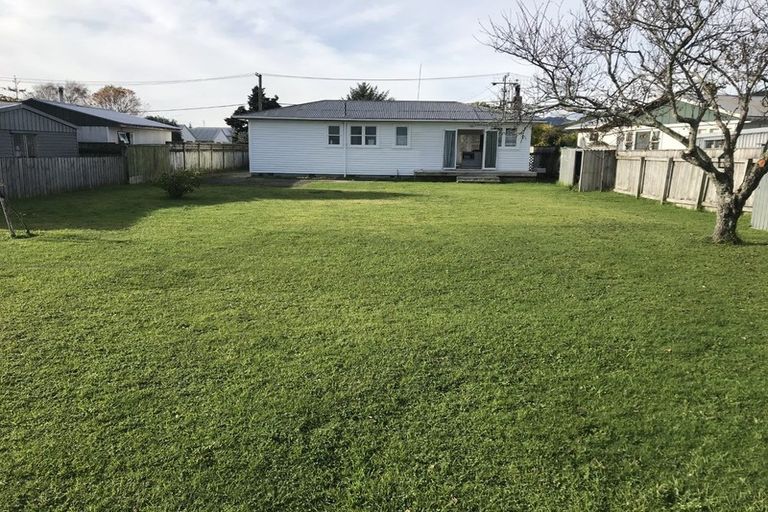 Photo of property in 2 Coleman Street, Paraparaumu, 5032