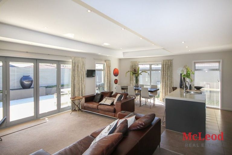 Photo of property in 117 Cameron Street, Ashburton, 7700