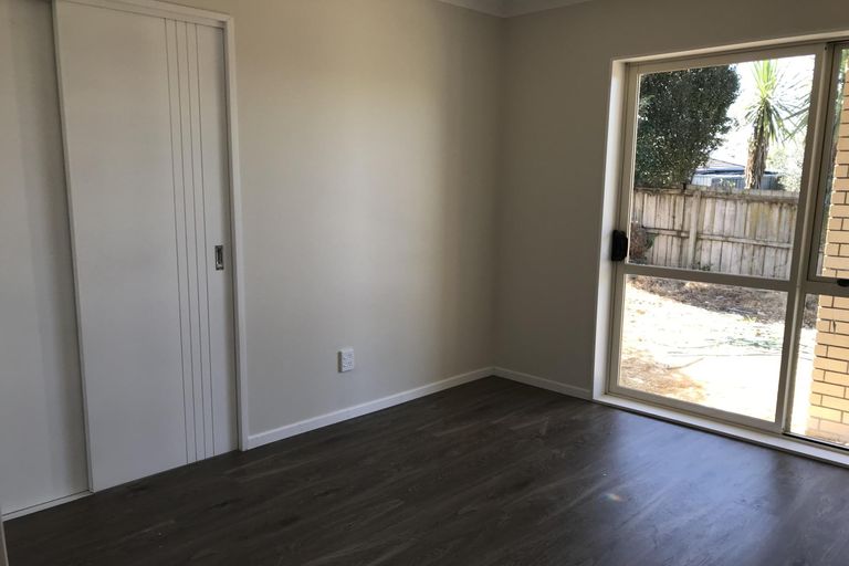 Photo of property in 3 Taatahi Street, Weymouth, Auckland, 2103