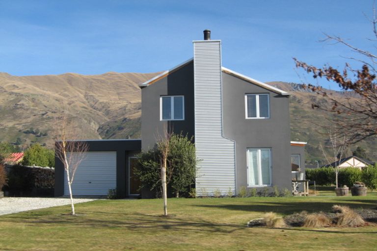 Photo of property in 123 Meadowstone Drive, Wanaka, 9305