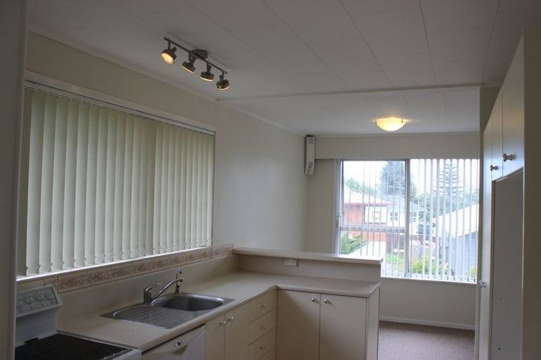 Photo of property in 42 Mack Place, Red Hill, Papakura, 2110