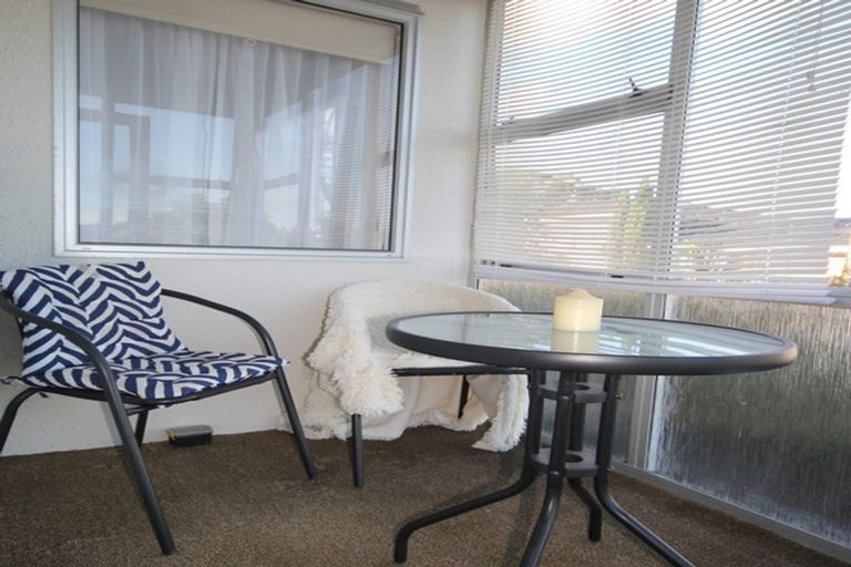 Photo of property in 3/250 Onewa Road, Birkenhead, Auckland, 0626