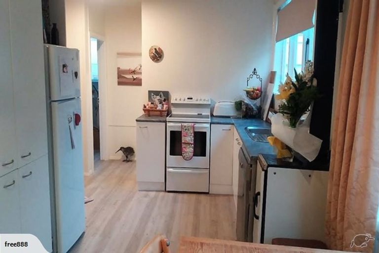 Photo of property in 6 Mcmaster Street, Greytown, 5712