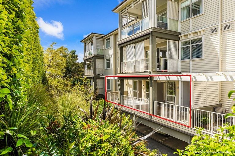 Photo of property in 16 Rewa Rewa Lane, Orewa, 0931