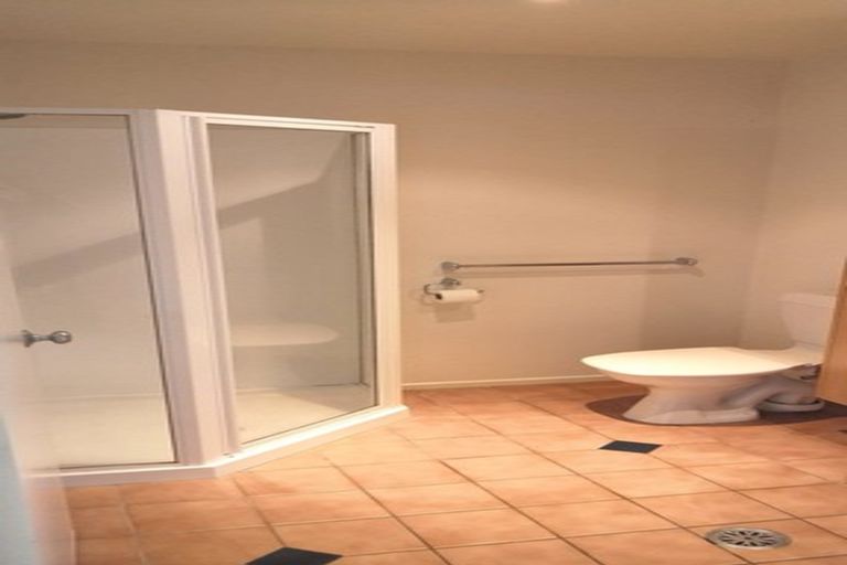 Photo of property in 141/2 Armoy Drive, East Tamaki, Auckland, 2016