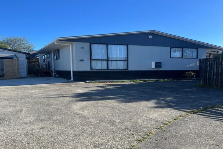 Photo of property in 2/25 Nearco Street, Randwick Park, Auckland, 2105