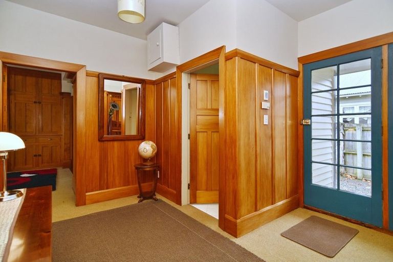 Photo of property in 100 Edward Avenue, Edgeware, Christchurch, 8013