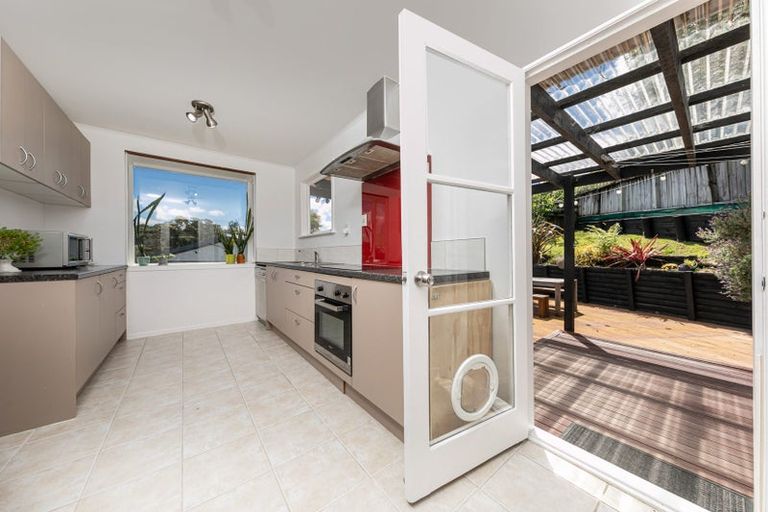 Photo of property in 81 Rangeview Road, Sunnyvale, Auckland, 0612