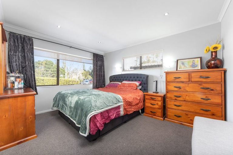 Photo of property in 121 Godley Road, Green Bay, Auckland, 0604