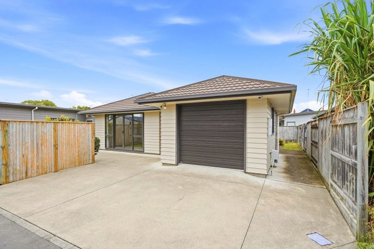 Photo of property in 46 Ward Street, Palmerston North, 4410