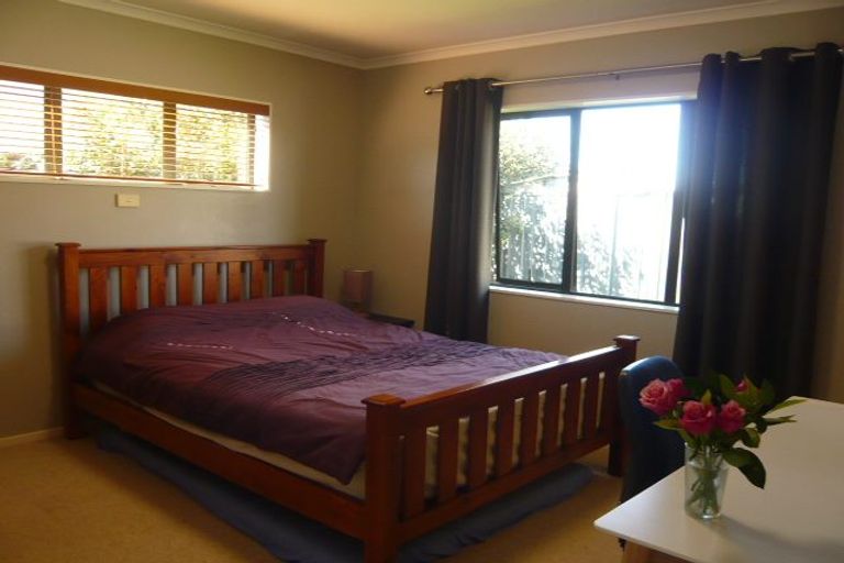 Photo of property in 7 Johnsfield Place, Rototuna, Hamilton, 3210