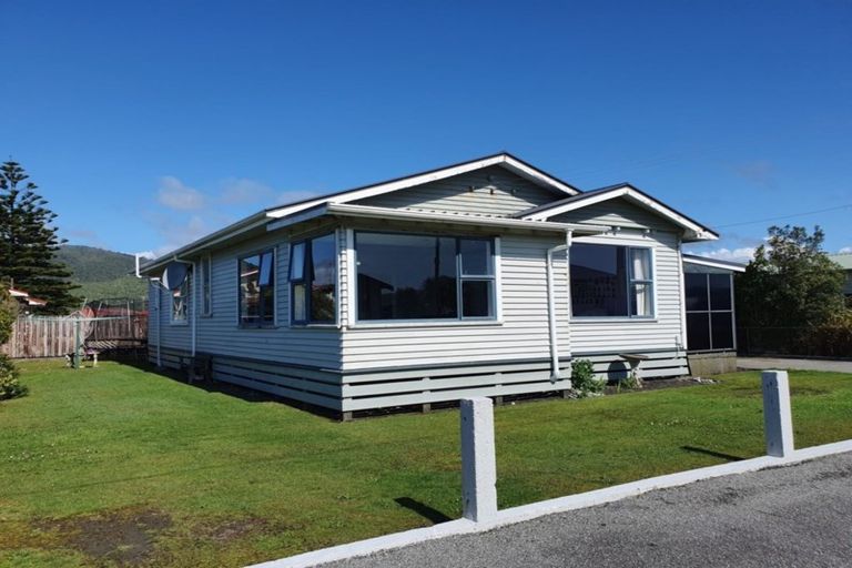 Photo of property in 85 Blake Street, Blaketown, Greymouth, 7805