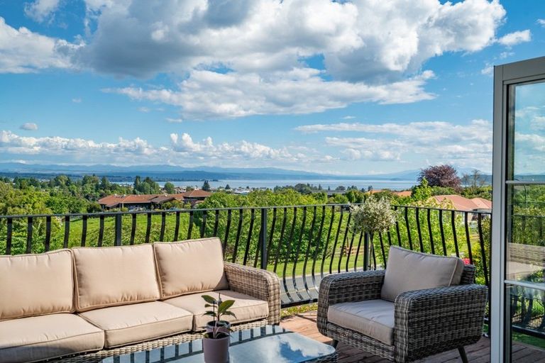 Photo of property in 18 Chateau Crescent, Rangatira Park, Taupo, 3330