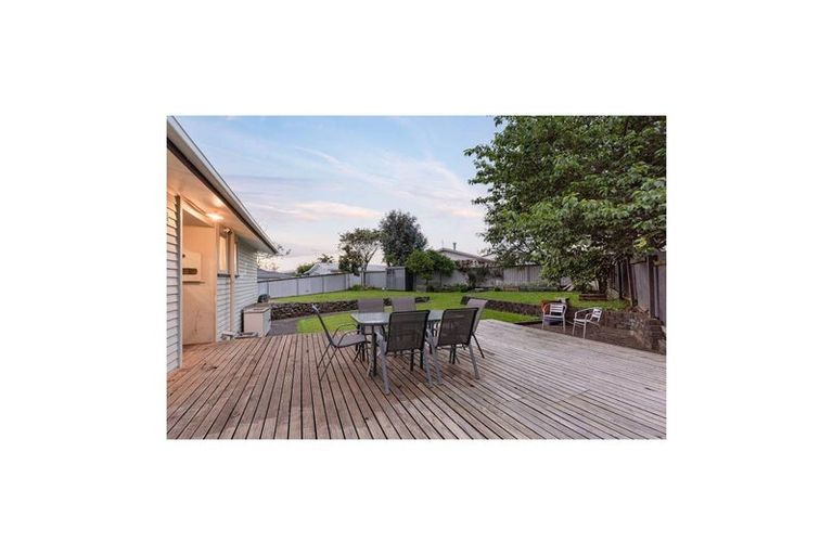 Photo of property in 93 Crawford Avenue, Mangere Bridge, Auckland, 2022