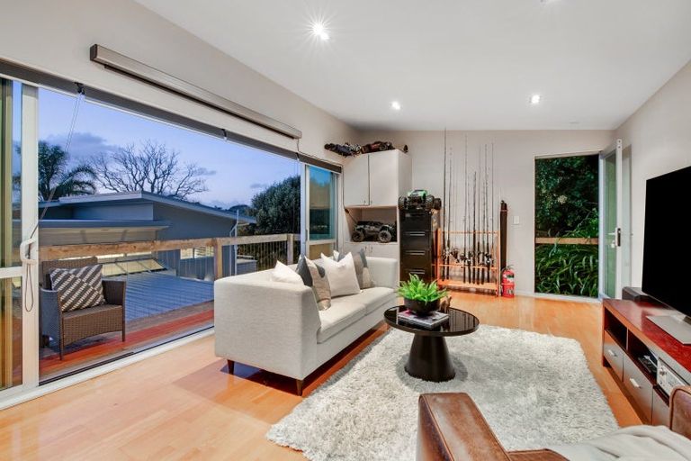 Photo of property in 58 The Circle, Manly, Whangaparaoa, 0930