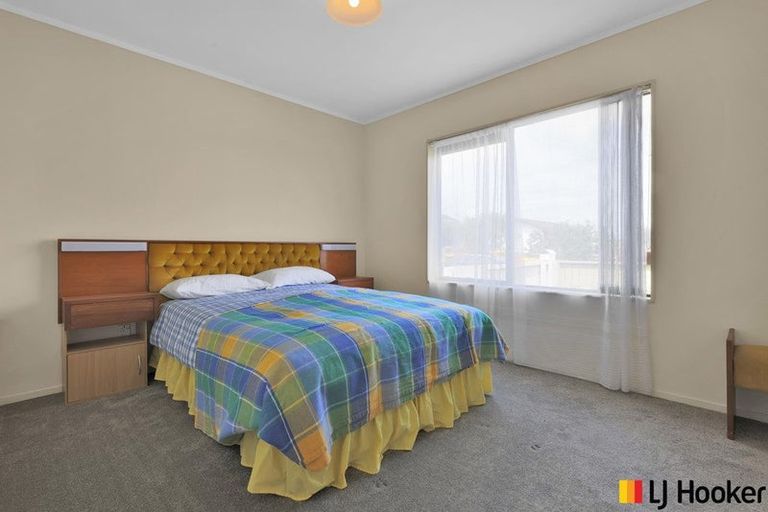 Photo of property in 1/1 Senecio Place, Weymouth, Auckland, 2103