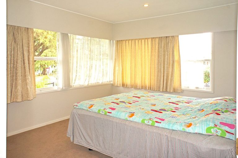 Photo of property in 1 Imatra Place, Sunnyhills, Auckland, 2010