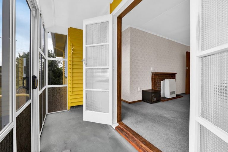 Photo of property in 9 Bone Crescent, Hawera, 4610