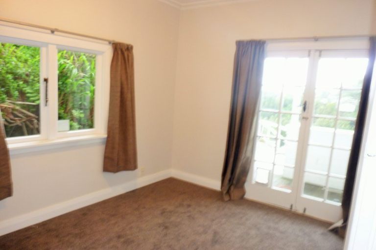 Photo of property in 108 Mortimer Terrace, Brooklyn, Wellington, 6021