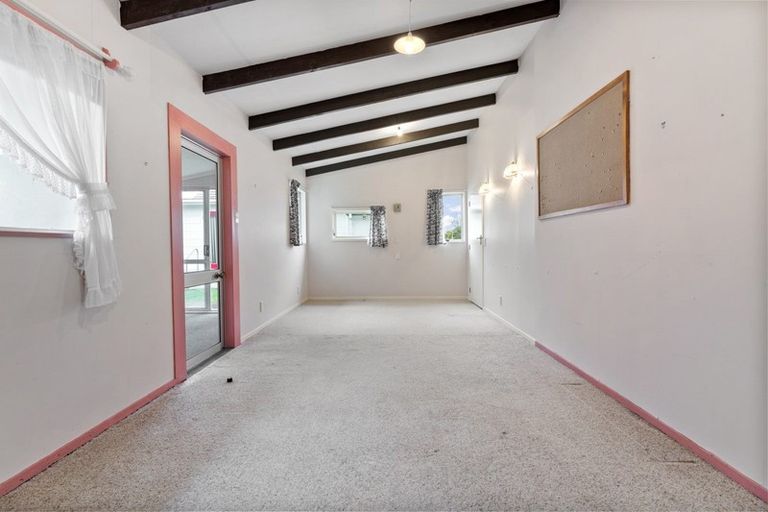 Photo of property in 27 Ashford Avenue, Hokowhitu, Palmerston North, 4410