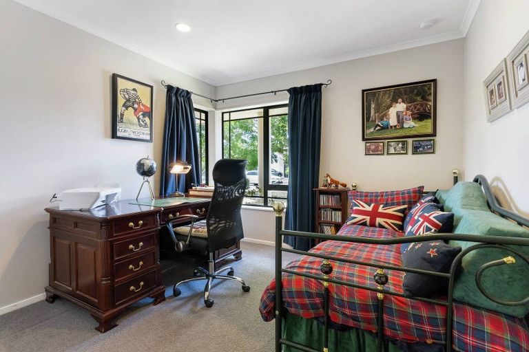 Photo of property in 4 Mullagh Place, East Tamaki Heights, Auckland, 2016