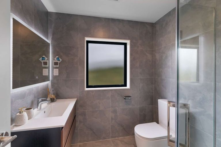 Photo of property in 4 Kauru Lane, Wainui, 0992